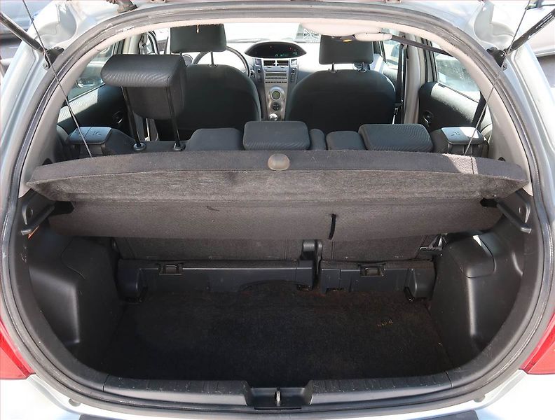 Toyota Yaris (2009) 1.33 Dual VVT-i, po STK - fotka 13 z 16
