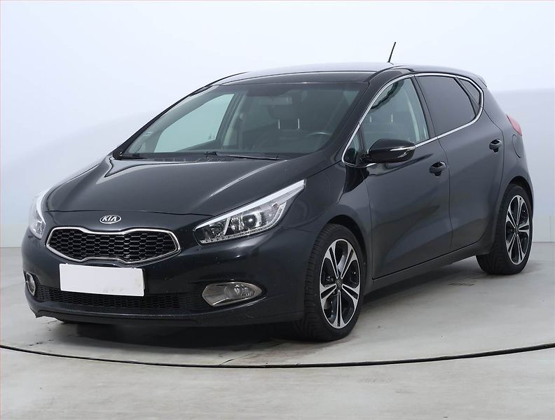 Kia Ceed (2012) 1.6 CRDi, Serv.kniha, Tempomat - fotka 2 z 19