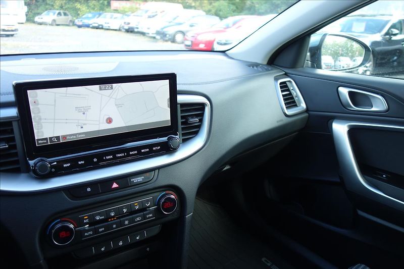 Kia Ceed 1,5 T-GDi,ČR,1 MAJ.,SERV.KN. - fotka 36 z 40