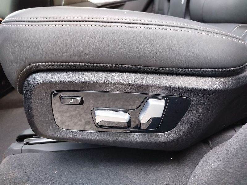 BMW X7 xDrive40d - fotka 33 z 38