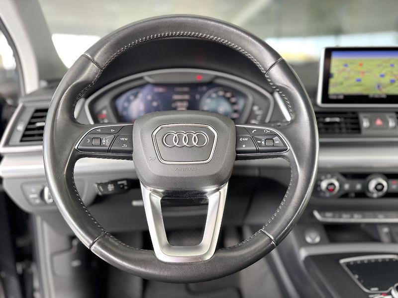 Audi Q5 45TFSI Q*Virtual*Panoram*Tažné - fotka 10 z 36