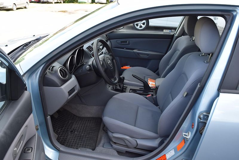 Mazda 3 (2007) 1.4 16v BK 62kw COMFORT 2x ALU - fotka 19 z 36