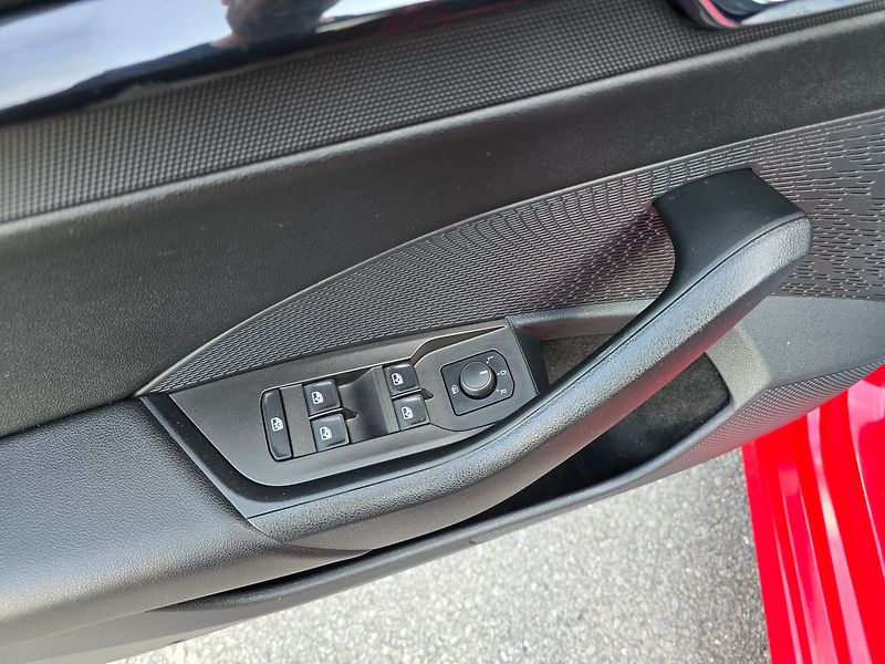 Škoda Octavia 2.0TDi DSG 1.Maj. ČR - DPH - fotka 16 z 40
