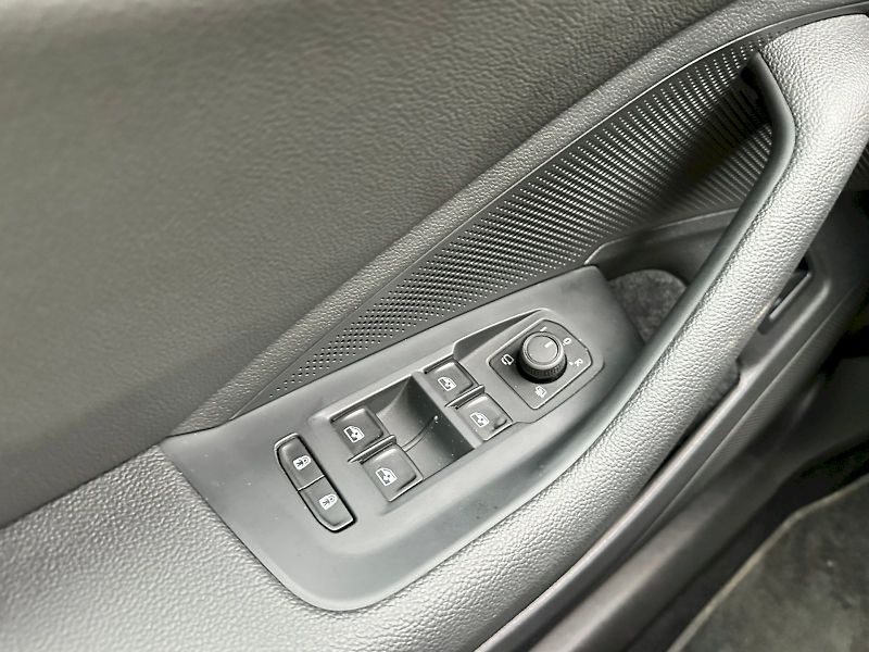 Škoda Superb (2024) 2.0 TDI 110kW L&K Combi DSG - fotka 9 z 26
