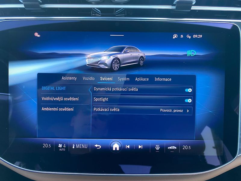 Mercedes-Benz Třídy E (2025) E 220 D 4MATIC - fotka 19 z 26