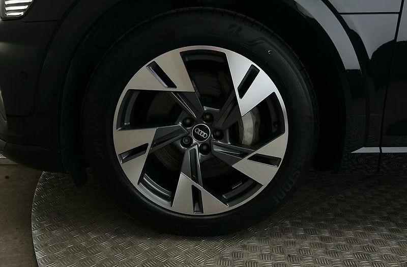 Audi Q8 e-tron 50 Q 360kam Pano Matrix BLIS - fotka 10 z 23