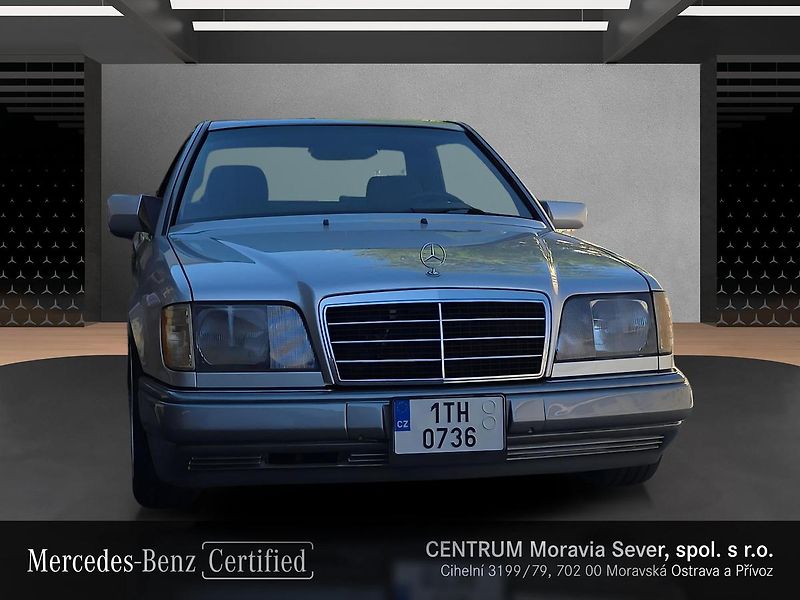 Mercedes-Benz 124 200CE  COUPÉ - fotka 8 z 21
