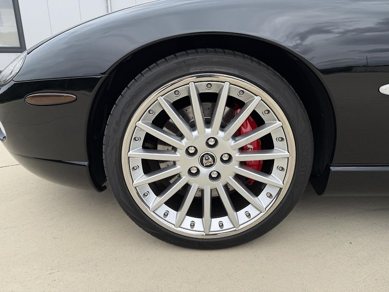 Jaguar XKR COUPE - fotka 18 z 26