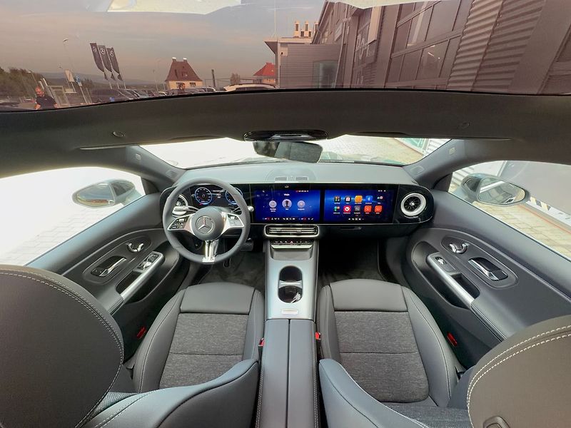Mercedes-Benz CLA 200 Shooting Brake - fotka 16 z 34