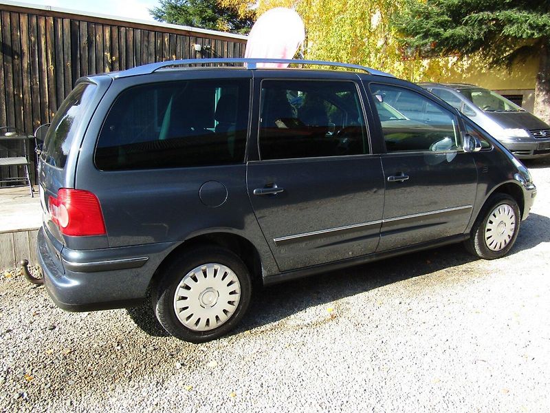 Volkswagen Sharan (2004) 1.9 TDI 85kW 7 SEDADEL - fotka 10 z 35