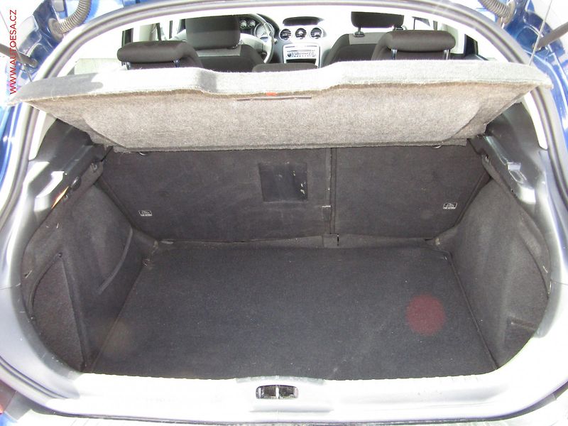 Peugeot 308 (2008) 1.6, autoAC, temp - fotka 7 z 15