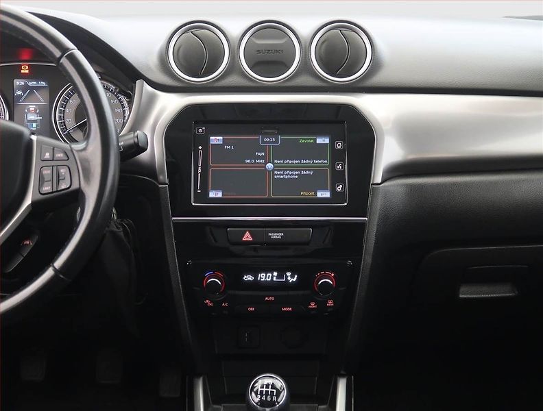 Suzuki Vitara (2021) GL + 1.4 BoosterJet, 4X4 - fotka 12 z 22