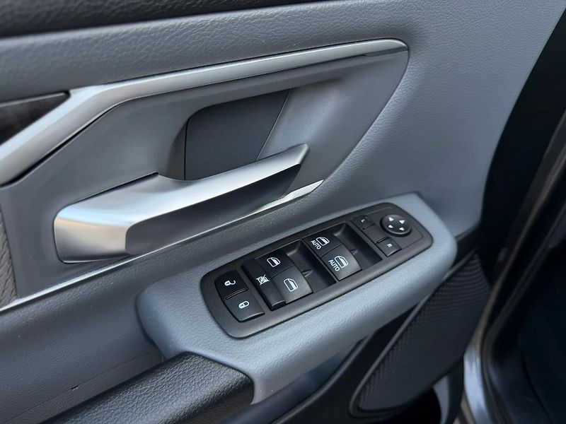 Dodge RAM (2022) +WINCHER+ROUGH COUNTRY+6 míst+ - fotka 19 z 23