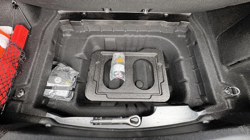 Mercedes-Benz Třídy E (2019) pravidelný servis, hezký stav - fotka 11 z 20