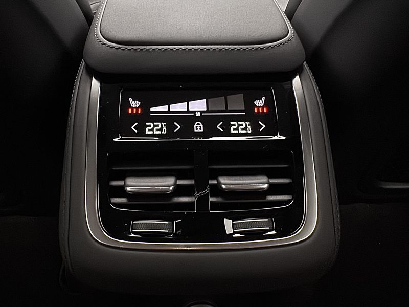 Volvo XC90 (2026) T8 AWD Plug-in BRIGHT PLUS 7m - fotka 21 z 25