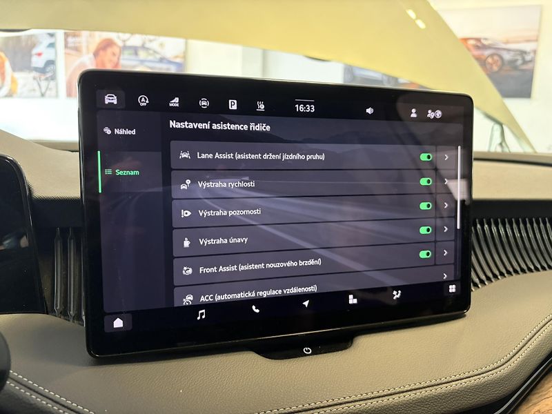 Škoda Superb 2.0TDi L&K 142kW 4x4 - fotka 24 z 25