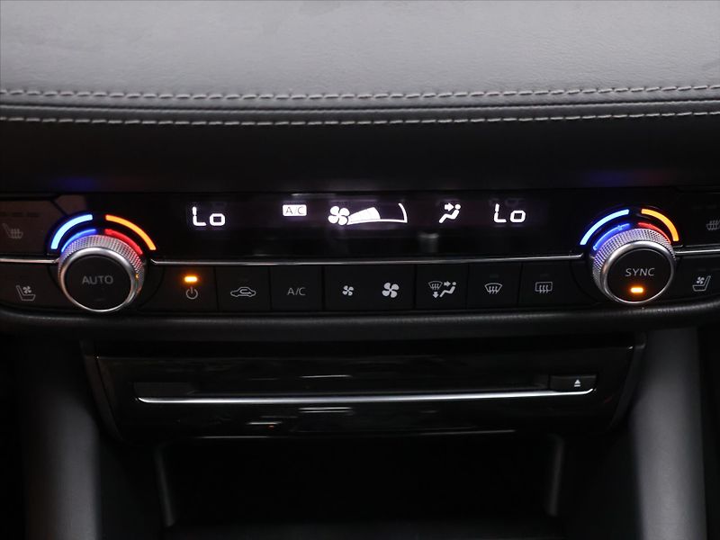 Mazda 6 2,5 Skyactiv-G 143kW Revolutio - fotka 23 z 32