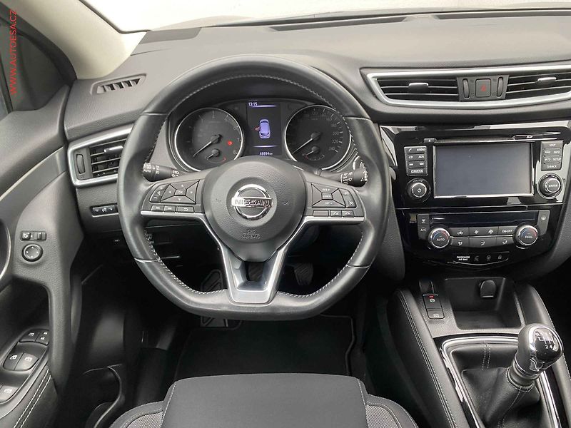 Nissan Qashqai (2018) 1.2 DIG-T, Panor, navi - fotka 11 z 17