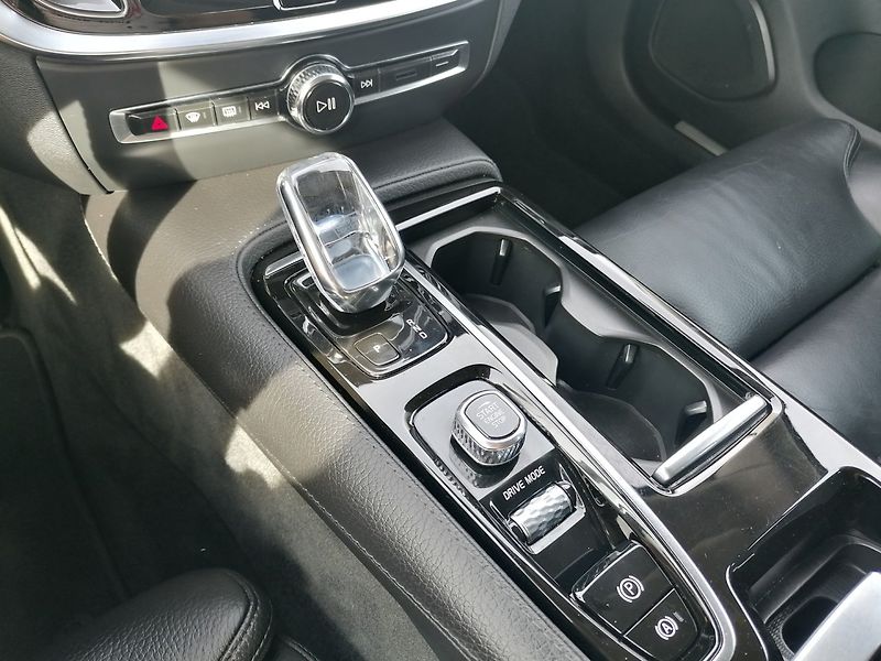 Volvo V60 (2020) 2.0 T6 AWD PHEV INSCRIPTION - fotka 11 z 42