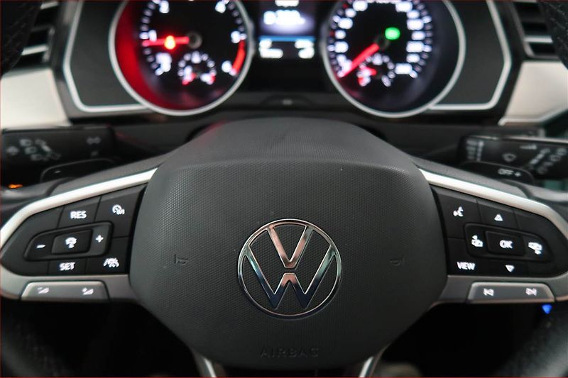 Volkswagen Passat (2021) Elegance 2.0 TDI - fotka 20 z 22