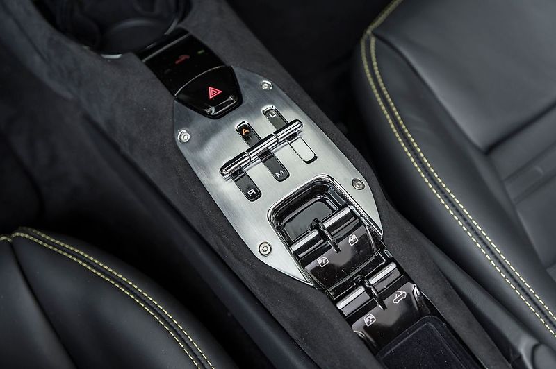 Ferrari 296 GTS (2024) Lift/Daytona - fotka 12 z 22
