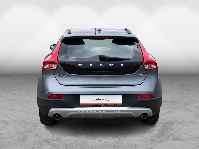 Volvo V40 D3 Cross Country - fotka 9 z 29