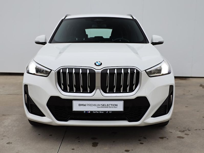 BMW X1 xDrive23i - fotka 2 z 14