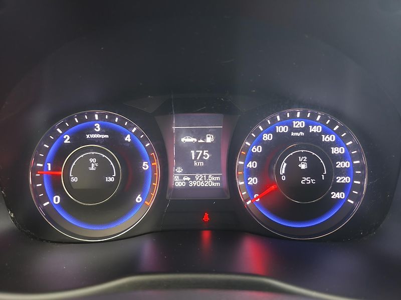 Hyundai i40 (2014) 1.7 CRDi 100kW ČR - fotka 21 z 21