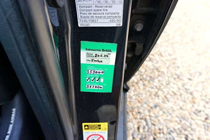 Toyota Avensis (2007) 2,4 16V 120 kW - fotka 24 z 29