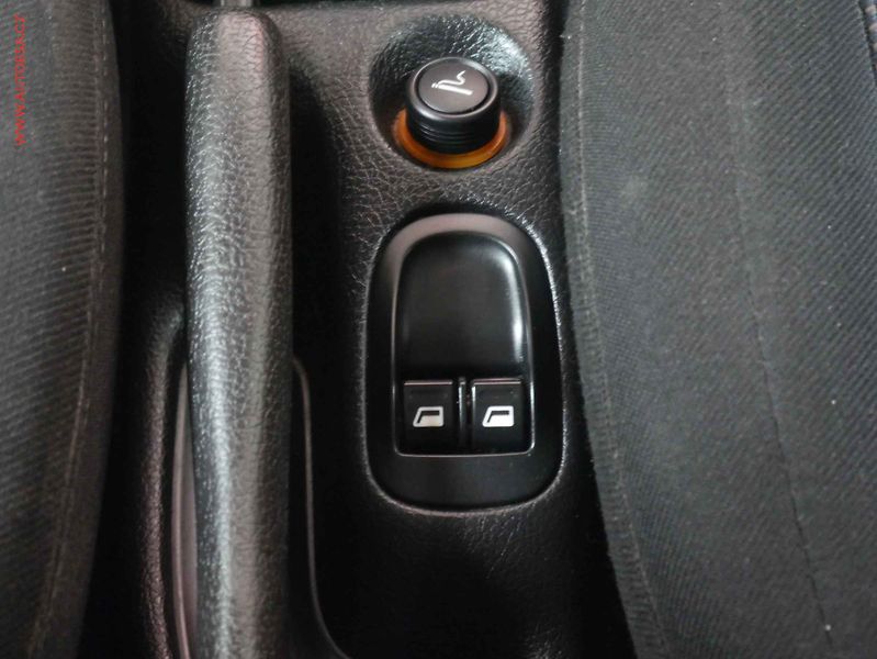 Peugeot 206 (2004) 1.4i, AC, el. výbava - fotka 17 z 17