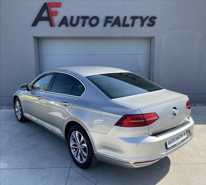 Volkswagen Passat 2,0 TDI 110KW 4X4 ČR. - fotka 5 z 22