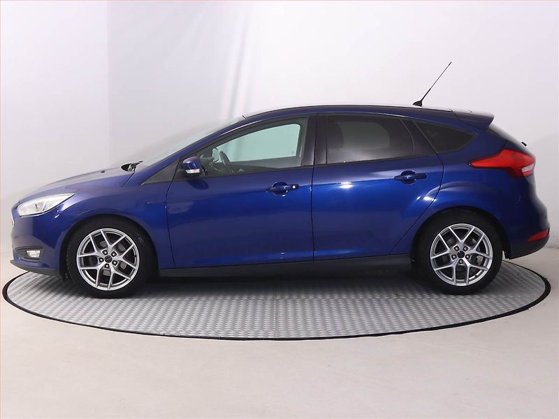Ford Focus (2015) 1.5 TDCi, Automat, Navi - fotka 3 z 19