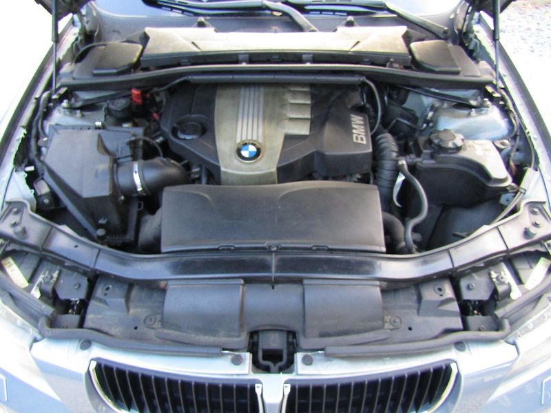 BMW Řada 3 (2008) 2.0D 130kW  2 SADY KOL - fotka 39 z 43