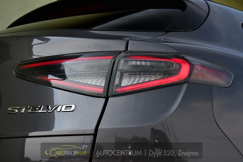 Alfa Romeo Stelvio 2.2D VELOCE Q4 H&K PANOR TAŽNÉ - fotka 53 z 53