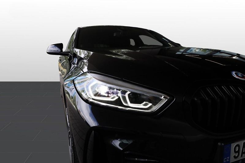 BMW Řada 1 118i - fotka 17 z 21
