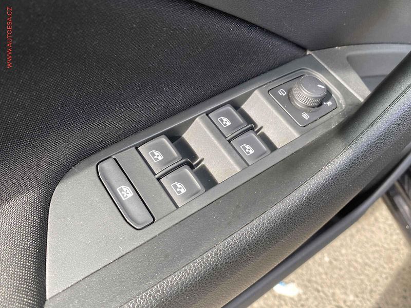 Škoda Scala (2019) 1.5 TSi, Style, Sport, DSG - fotka 13 z 19