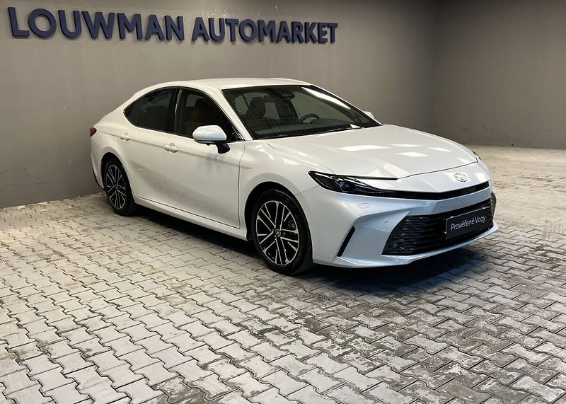 Toyota Camry 2.5 Hybrid AT EXECUTIVE - fotka 16 z 19