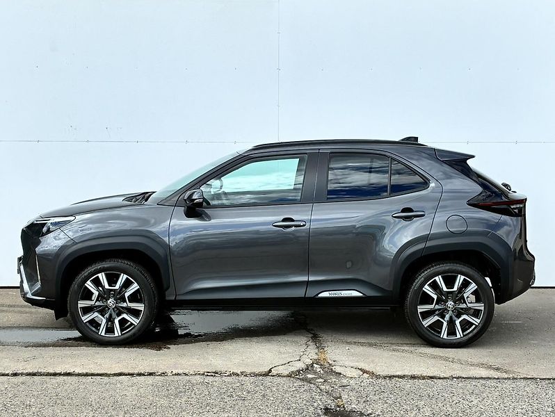 Toyota Yaris Cross 1.5 HSD 130k e-CVT AWD Executi - fotka 8 z 22
