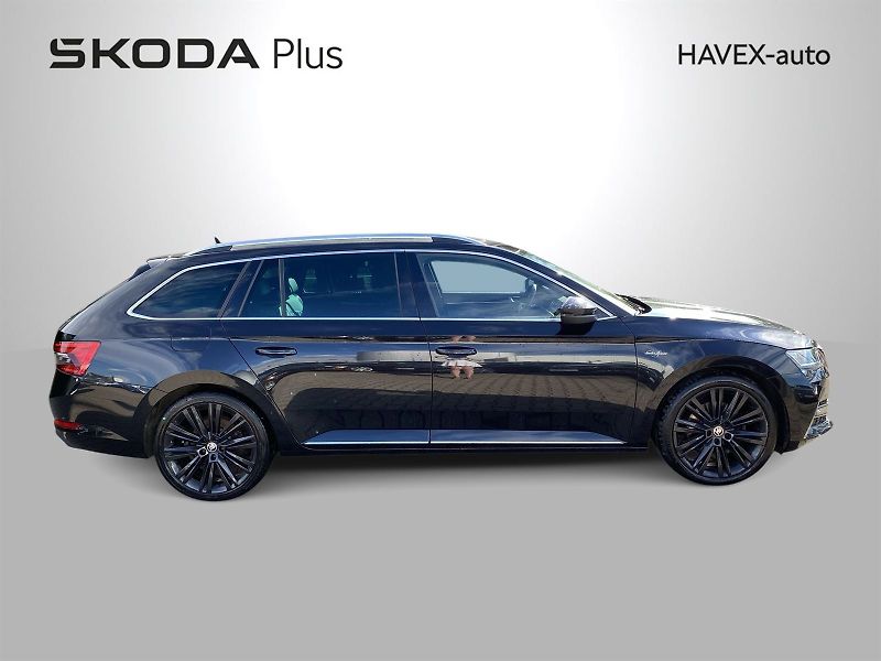 Škoda Superb (2023) Combi 2.0 TDI 4x4 DSG L&K - fotka 35 z 37