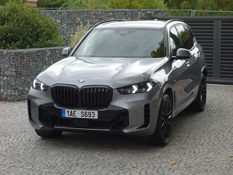 BMW X5 (2024) 4.0d*M-PAKET*VZDUCH*TOP*1M*CZ! - fotka 1 z 50