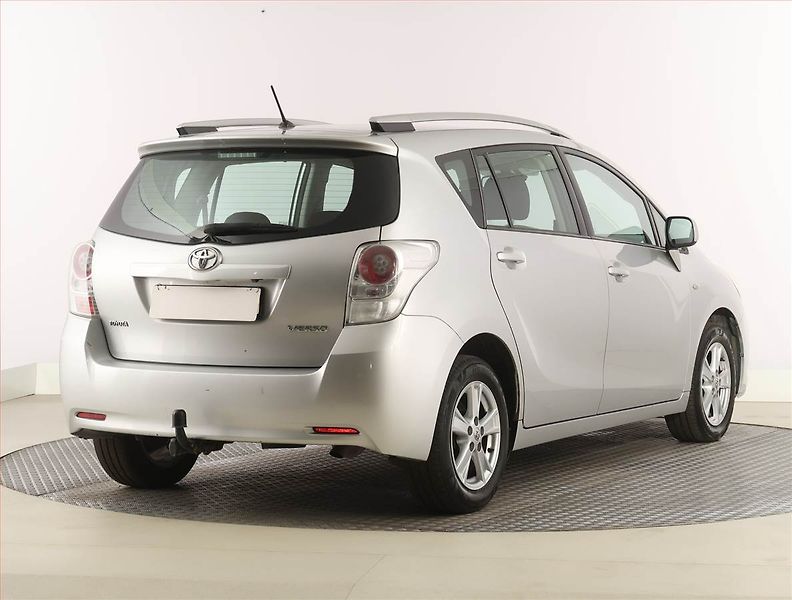 Toyota Verso (2010) 1.8 Valvematic, Tempomat - fotka 5 z 21