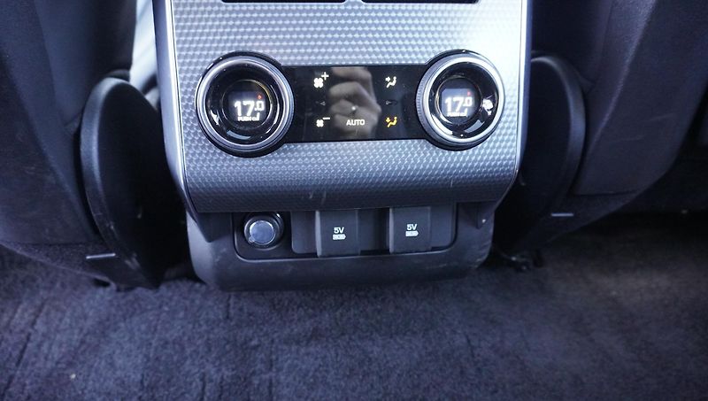 Land Rover Range Rover Sport SPORT 3,0I P400 AUT. 4WD - fotka 41 z 48
