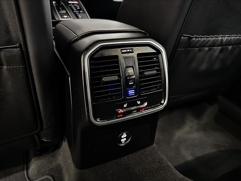 Porsche Macan T CHRONO PASM PANO MATRIX LED - fotka 35 z 49