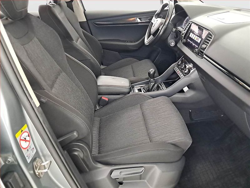 Škoda Karoq (2019) 1.6 TDI, Navi, Tempomat - fotka 9 z 19