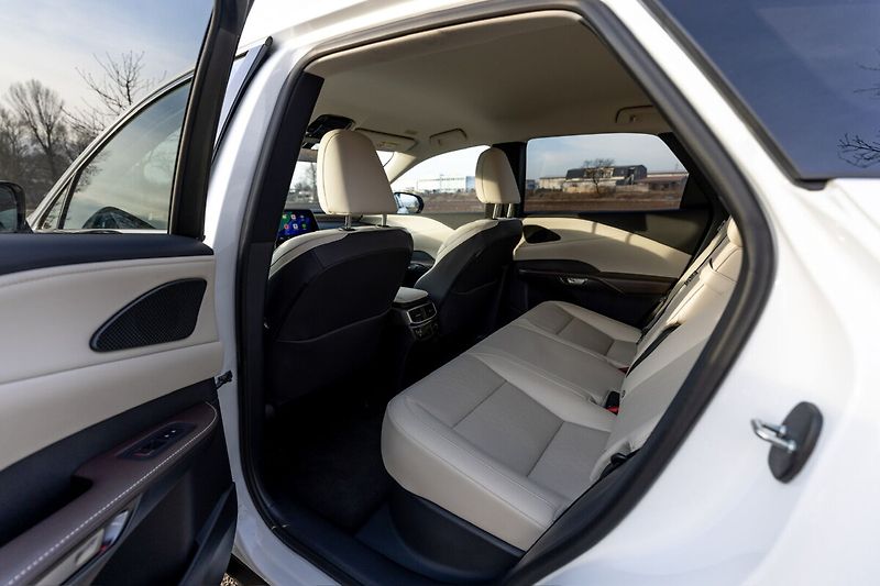 Lexus RX 450h plus 450h+ 2,5 PHEV F SPORT DESIGN - fotka 16 z 30