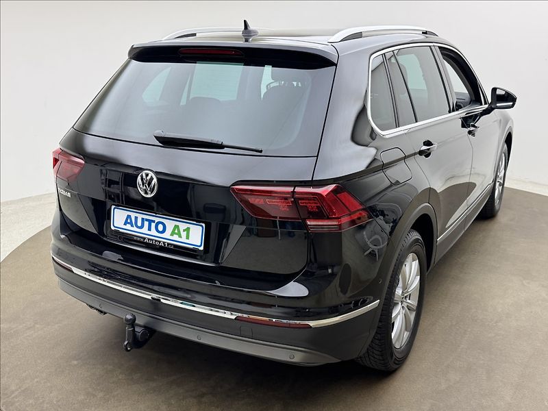 Volkswagen Tiguan 1,5 TSi DSG HUD KAMERA TAŽNÉ - fotka 4 z 50