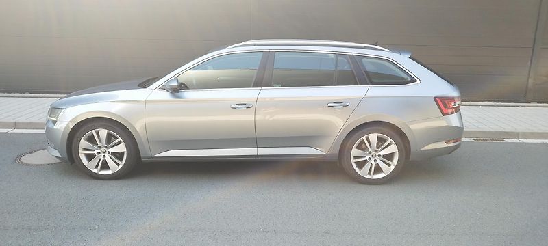 Škoda Superb 1.4TSi, 4x4 volat-608 081 843 - fotka 6 z 14