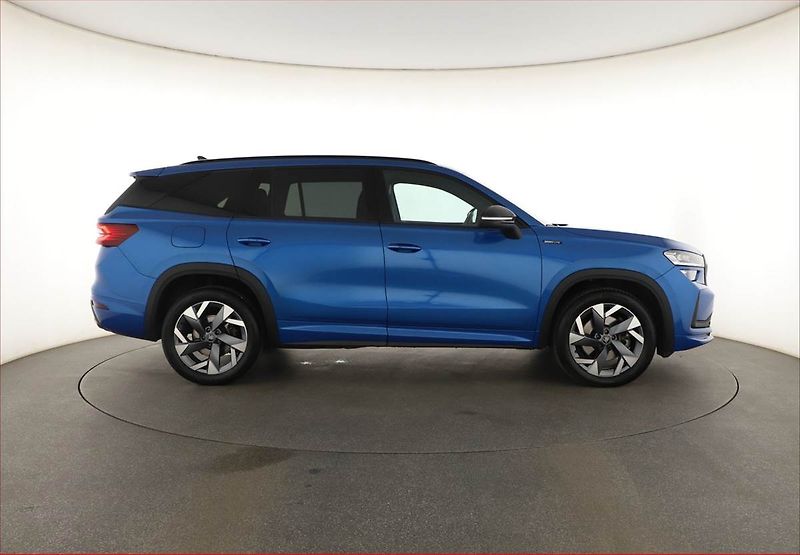 Škoda Kodiaq (2025) 2.0 TDI, SPORTLINE, 4X4 - fotka 6 z 19