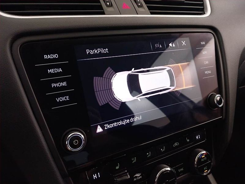Škoda Octavia (2018) Style 1.6 TDI, Automat, Navi - fotka 17 z 22