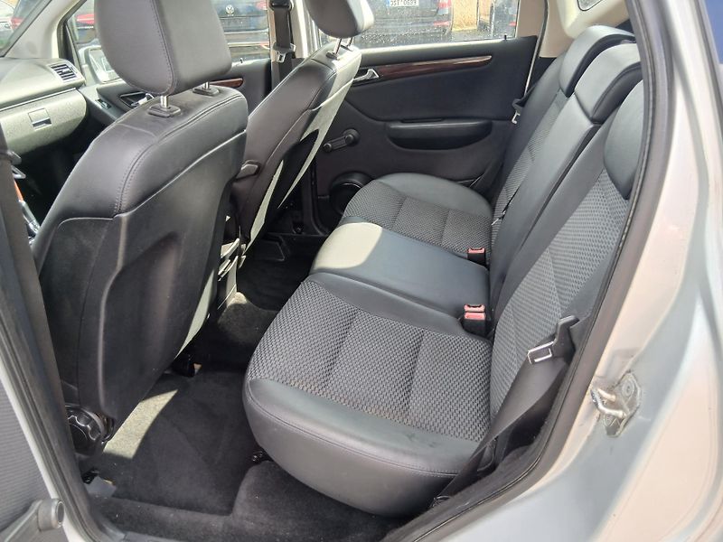 Mercedes-Benz Třídy A 180 CDI, automat, facelift - fotka 24 z 31